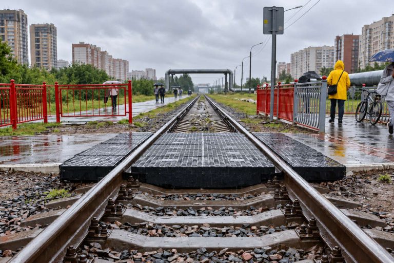 Rubber-cord decking for pedestrian crossings, project 2741.000